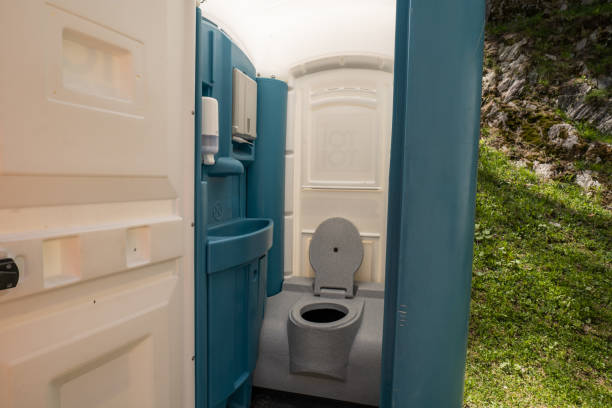 Best Restroom trailer rental cost  in Bondurant, IA